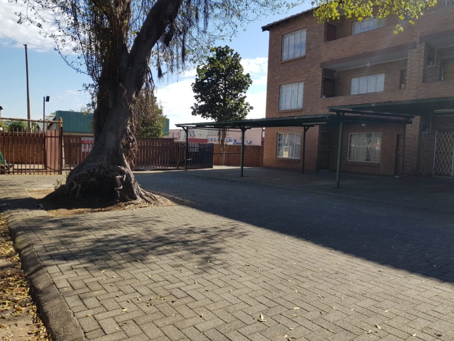 1 Bedroom Property for Sale in Rustenburg Central North West